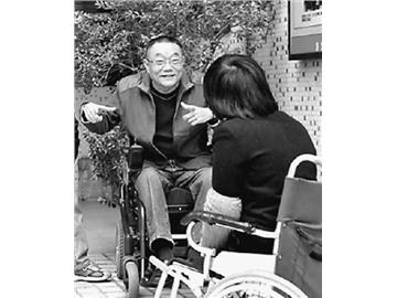凭自己的价值活着（向贫困宣战·2015年中国消除贫困奖获得者）-——记第四届中国消除贫困奖获得者郑卫宁