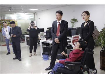 深圳市兴万家实业有限公司董事长吴裕平一行莅临残友慰问交流