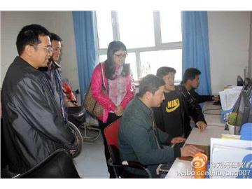 深圳援疆前方指挥部总指挥杨春生一行莅临喀什残友调研，了解并鼓励工作人员